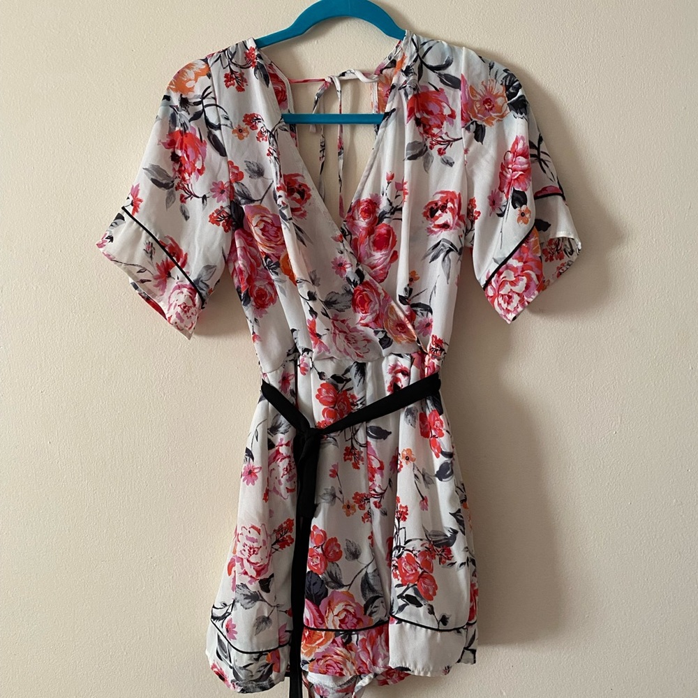 TRIXXI CLOTHING COMPANY Floral Romper